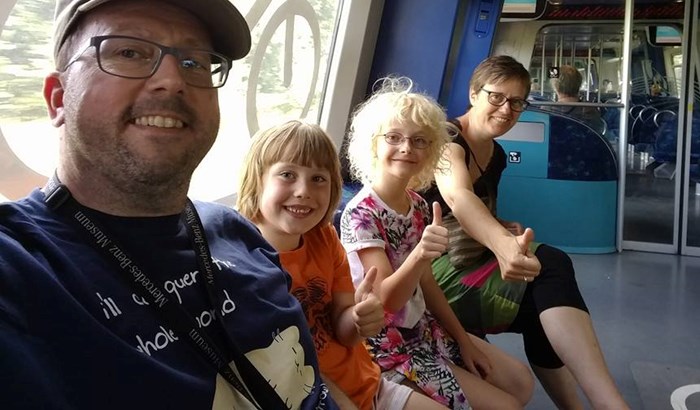 Feriebarn Lillian Ritter Nr 3 Fra Venstre Nyder Opholdet Som Feriebarn Hos Familien Nielsen I Himmelev Juli 20161